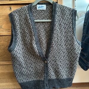 Gray Patterned Men's Sweater Vest